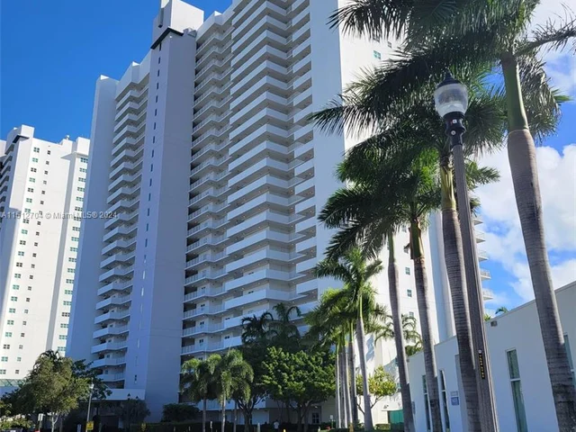 14951 Royal Oaks Ln # 2502, North Miami FL 33181