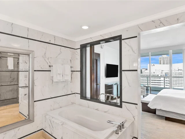 4391 Collins Ave # 1607, Miami Beach FL 33140