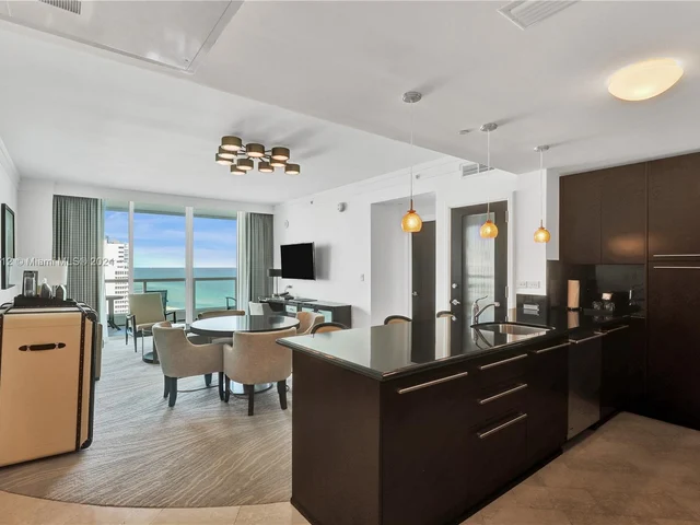 4391 Collins Ave # 1607, Miami Beach FL 33140