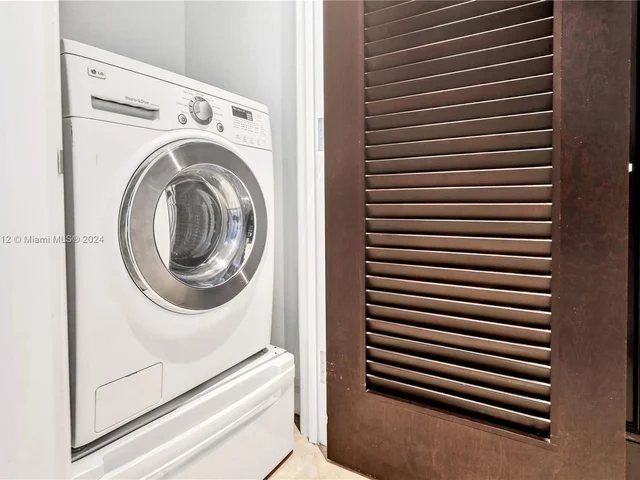 4391 Collins Ave # 1607, Miami Beach FL 33140