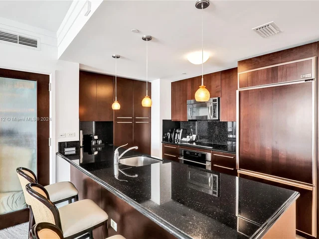 4391 Collins Ave # 1607, Miami Beach FL 33140