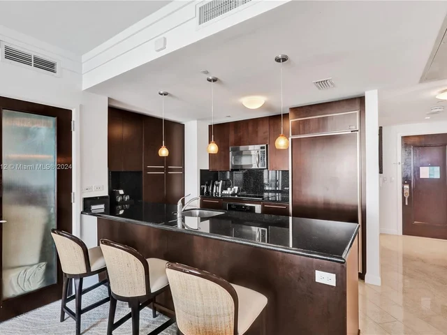 4391 Collins Ave # 1607, Miami Beach FL 33140