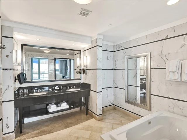 4391 Collins Ave # 1607, Miami Beach FL 33140