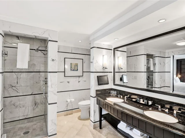 4391 Collins Ave # 1607, Miami Beach FL 33140