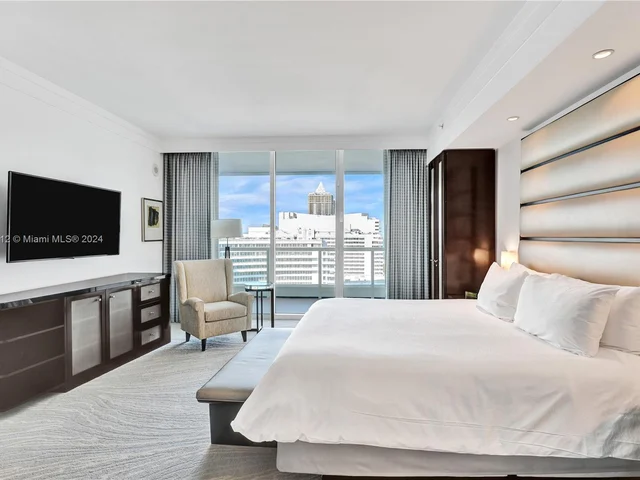 4391 Collins Ave # 1607, Miami Beach FL 33140