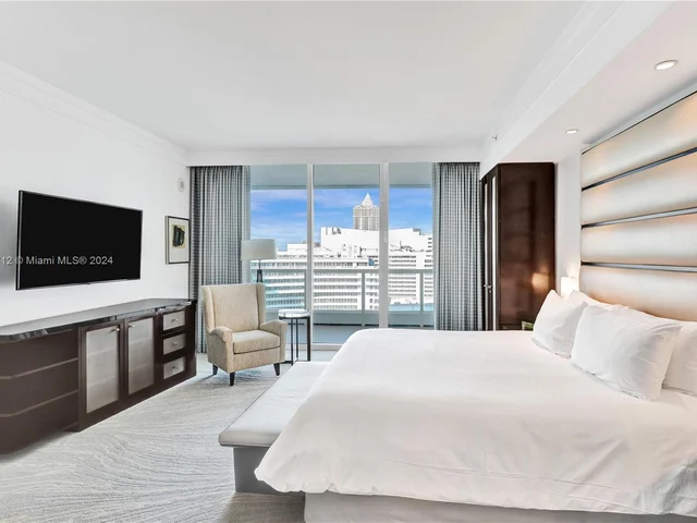 4391 Collins Ave # 1607, Miami Beach FL 33140