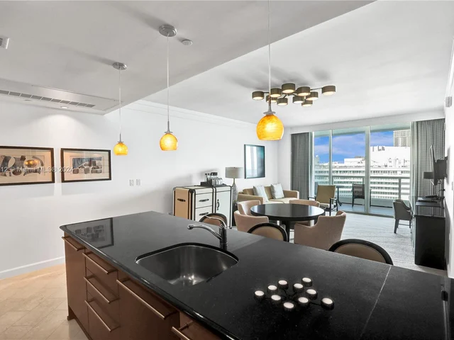4391 Collins Ave # 1607, Miami Beach FL 33140