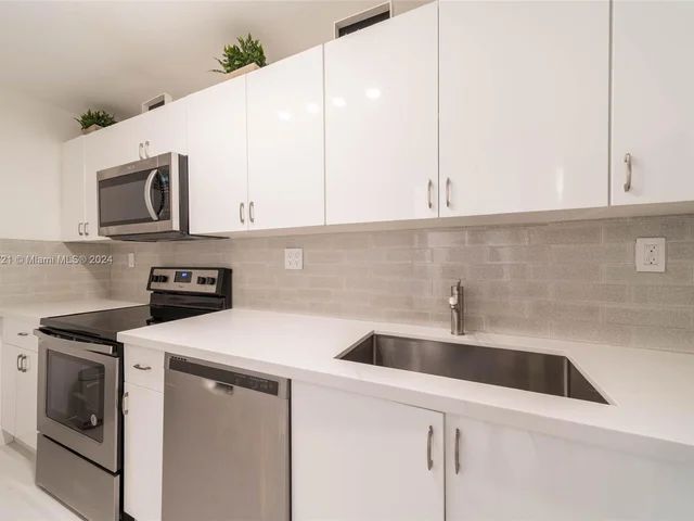 1200 West Ave # 824, Miami Beach FL 33139