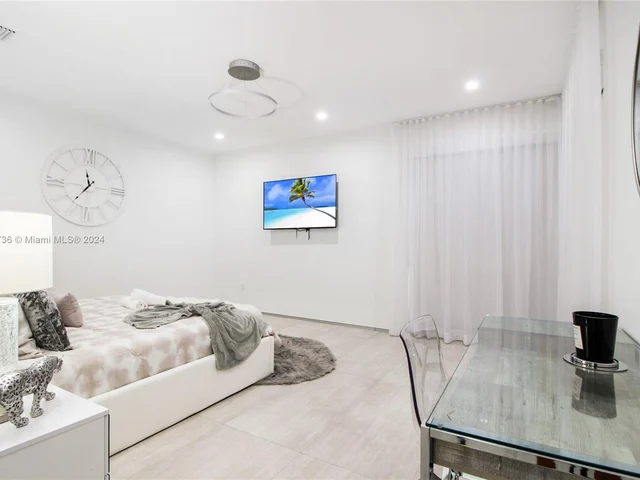 1500 SW 4th Ave, Miami FL 33129