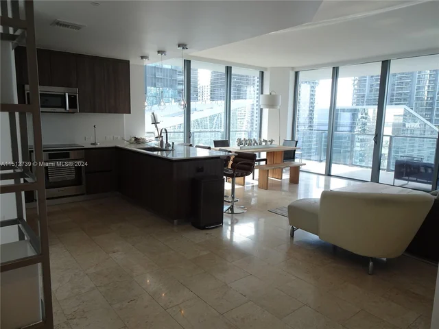 68 SE 6th St # 1802, Miami FL 33131