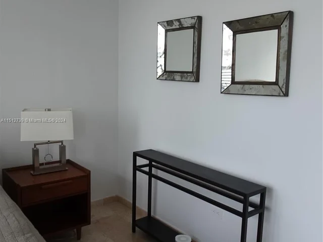 68 SE 6th St # 1802, Miami FL 33131