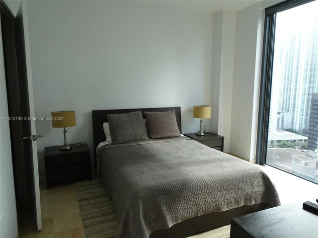 68 SE 6th St # 1802, Miami FL 33131