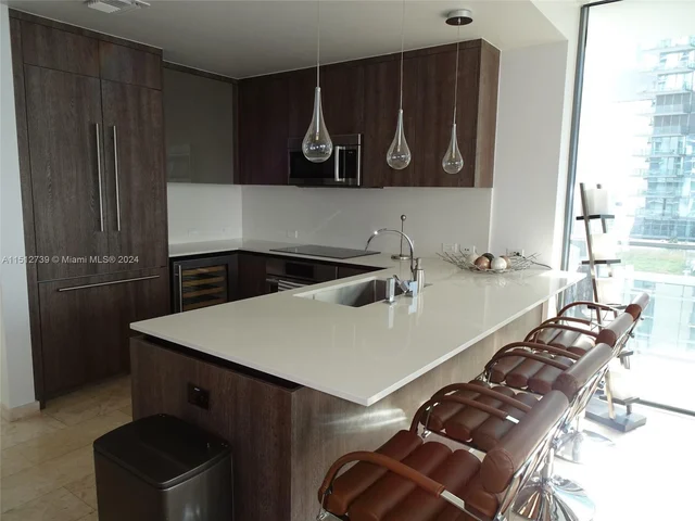 68 SE 6th St # 1802, Miami FL 33131