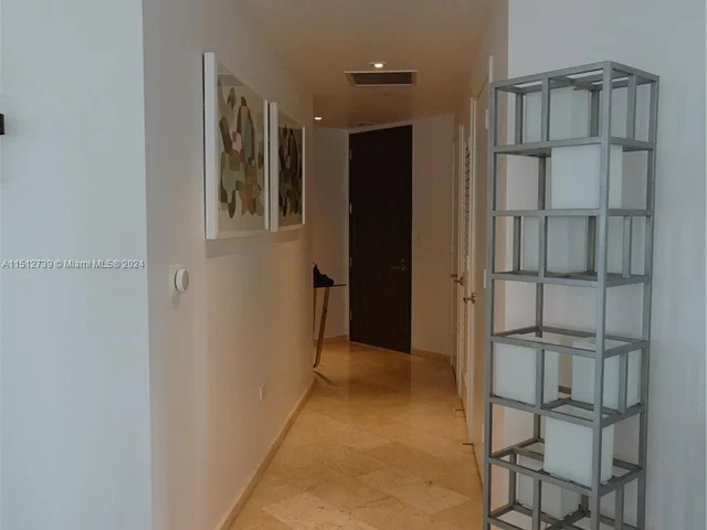 68 SE 6th St # 1802, Miami FL 33131