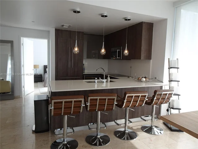 68 SE 6th St # 1802, Miami FL 33131