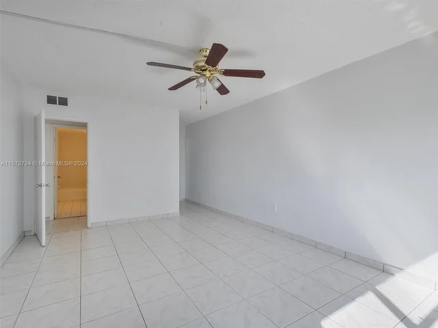 400 Kings Point Dr # 523, Sunny Isles Beach FL 33160