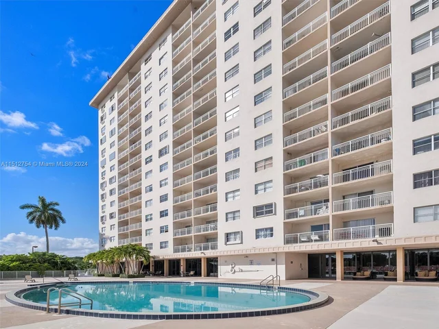 400 Kings Point Dr # 523, Sunny Isles Beach FL 33160