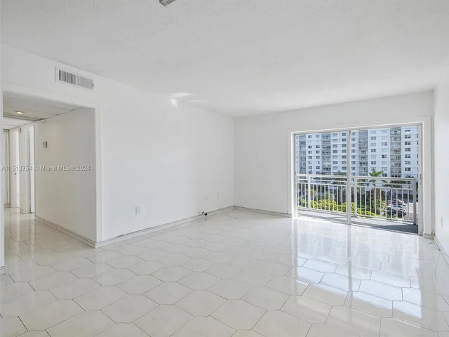 400 Kings Point Dr # 523, Sunny Isles Beach FL 33160