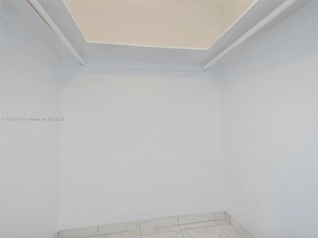 400 Kings Point Dr # 523, Sunny Isles Beach FL 33160