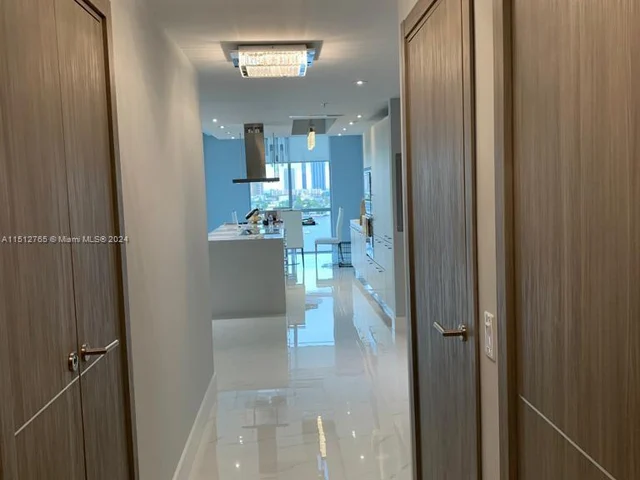 17111 Biscayne Blvd # 1109, North Miami Beach FL 33160
