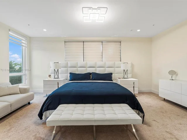 6671 NW 105th Ave, Doral FL 33178