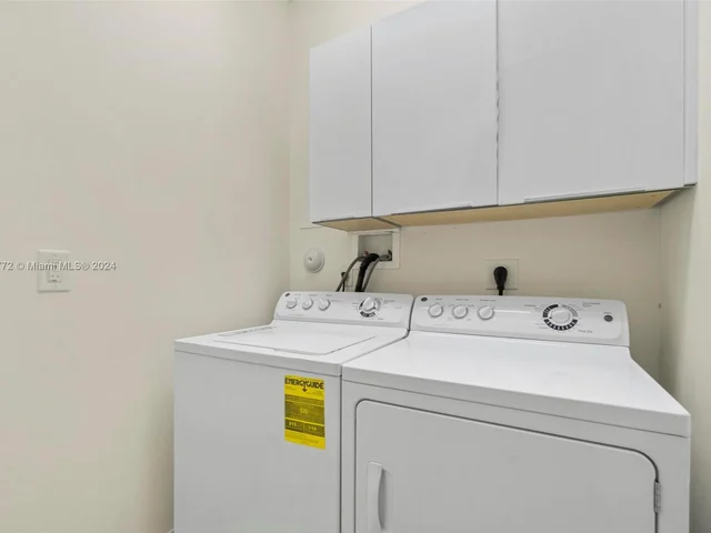 6671 NW 105th Ave, Doral FL 33178