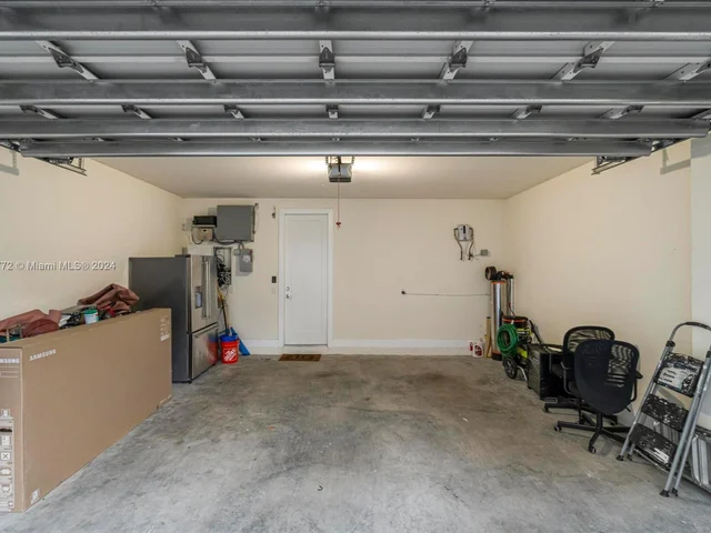 6671 NW 105th Ave, Doral FL 33178