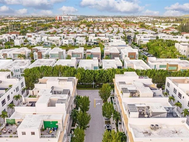 6671 NW 105th Ave, Doral FL 33178