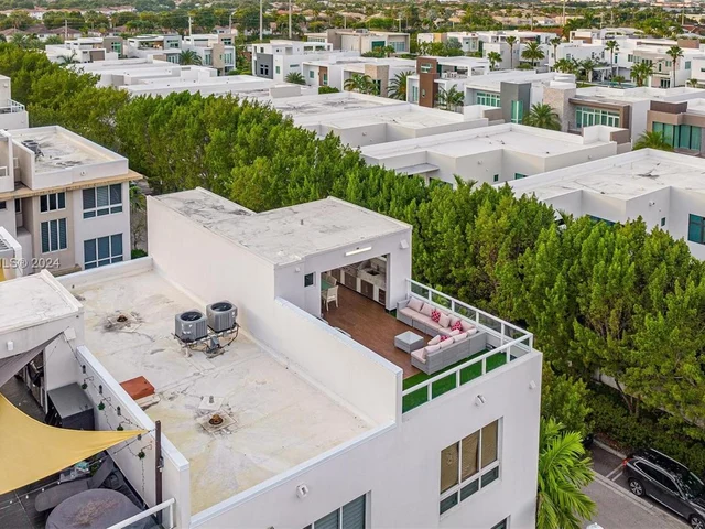 6671 NW 105th Ave, Doral FL 33178