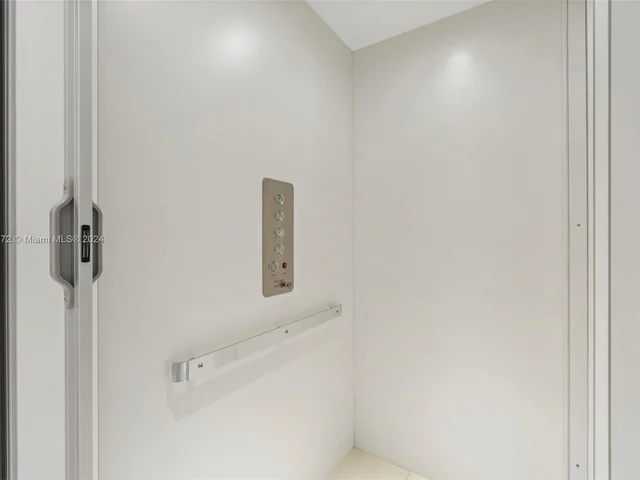 6671 NW 105th Ave, Doral FL 33178