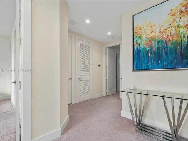 6671 NW 105th Ave, Doral FL 33178