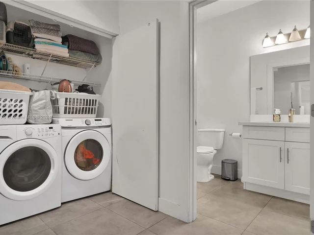 555 E Dania Beach Blvd # 1, Dania Beach FL 33004