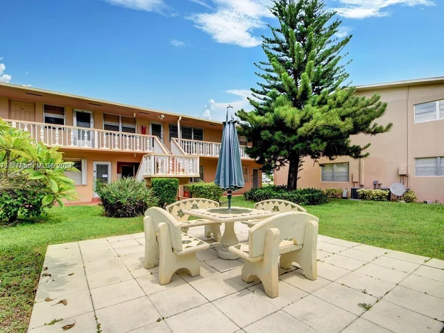 46 Salisbury B # 46, West Palm Beach FL 33417