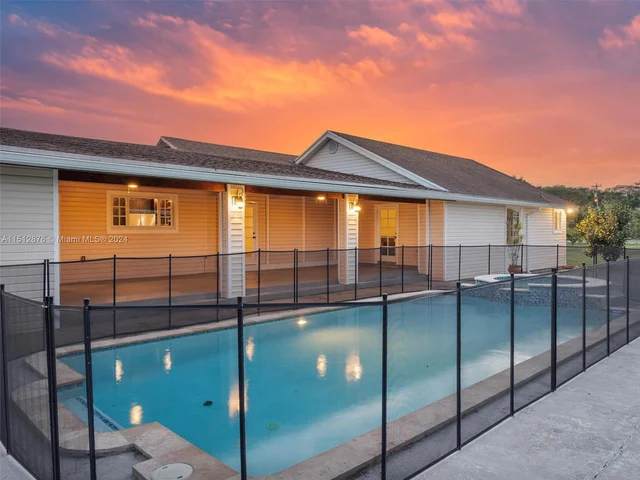 19101 SW 248th St, Homestead FL 33031