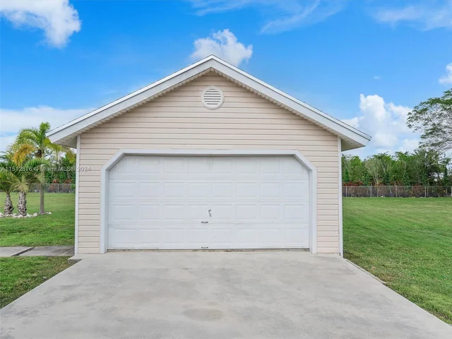 19101 SW 248th St, Homestead FL 33031