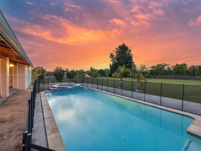 19101 SW 248th St, Homestead FL 33031