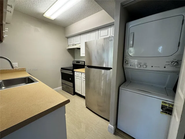 5760 Rock Island Rd # 332, Tamarac FL 33319