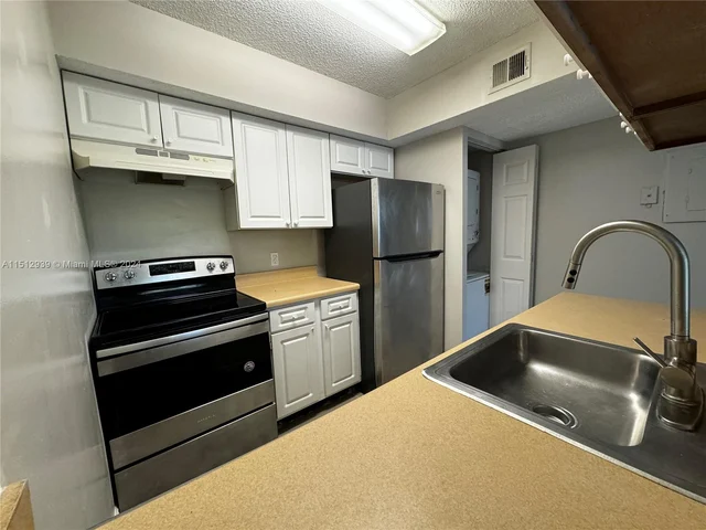 5760 Rock Island Rd # 332, Tamarac FL 33319