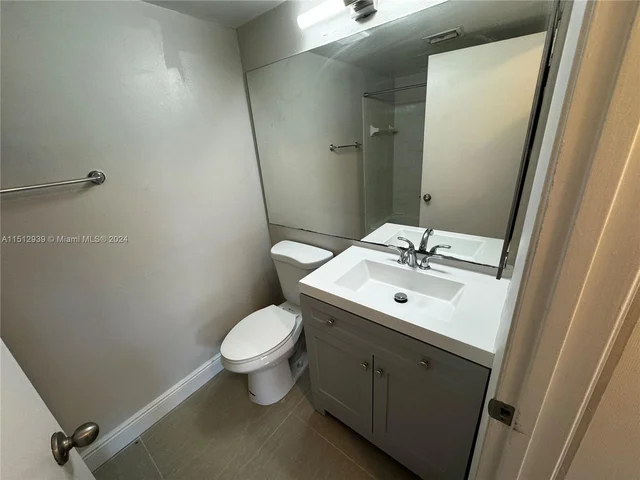 5760 Rock Island Rd # 332, Tamarac FL 33319