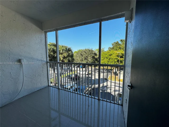 5760 Rock Island Rd # 332, Tamarac FL 33319