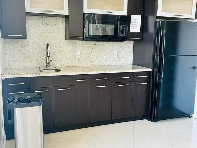 3180 S Ocean Dr # 1022, Hallandale Beach FL 33009