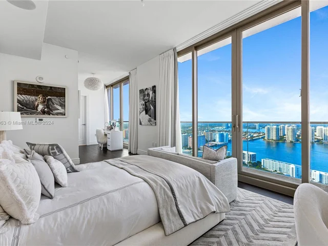 17901 COLLINS, Sunny Isles Beach FL 33160