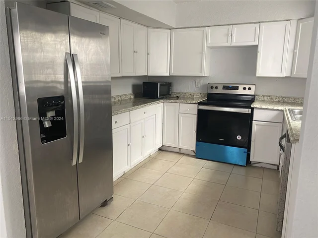 2800 SW 7th St # 0, Fort Lauderdale FL 33312