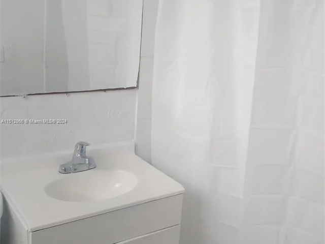 2800 SW 7th St # 0, Fort Lauderdale FL 33312