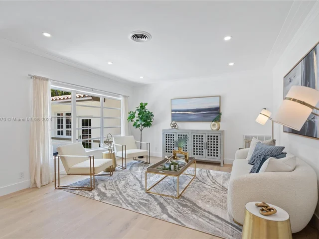 1033 W 47th St, Miami Beach FL 33140