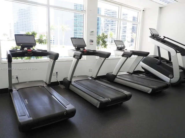 1200 Brickell Bay Dr # 2404, Miami FL 33131