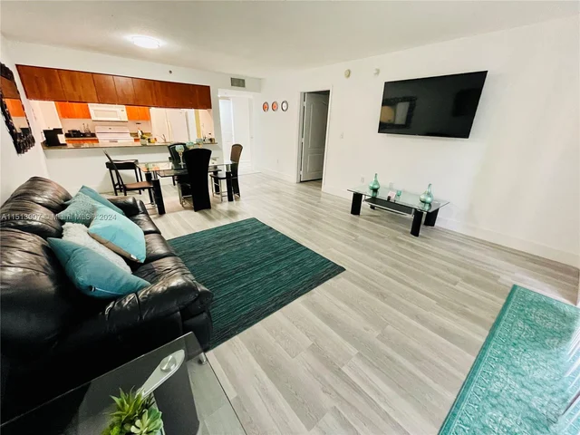 1200 Brickell Bay Dr # 2404, Miami FL 33131