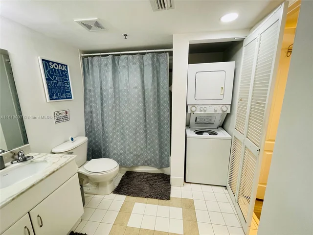 1200 Brickell Bay Dr # 2404, Miami FL 33131