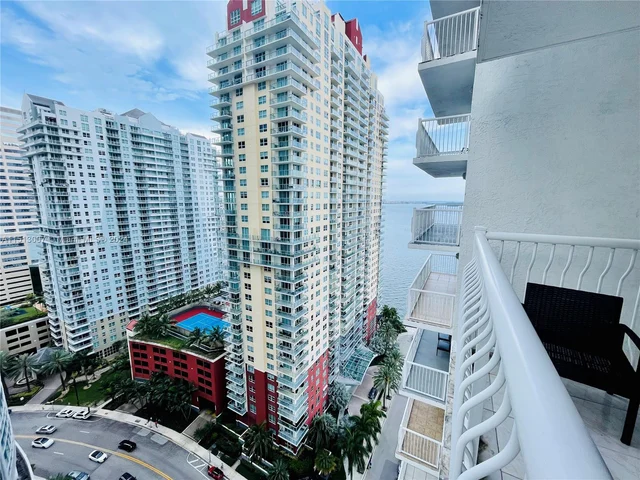 1200 Brickell Bay Dr # 2404, Miami FL 33131