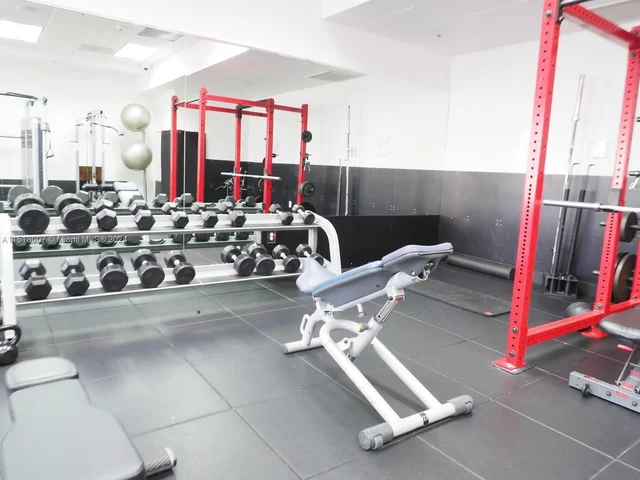 1200 Brickell Bay Dr # 2404, Miami FL 33131